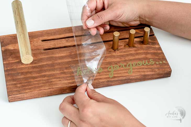 applying customized quote to DIY jewelry stand