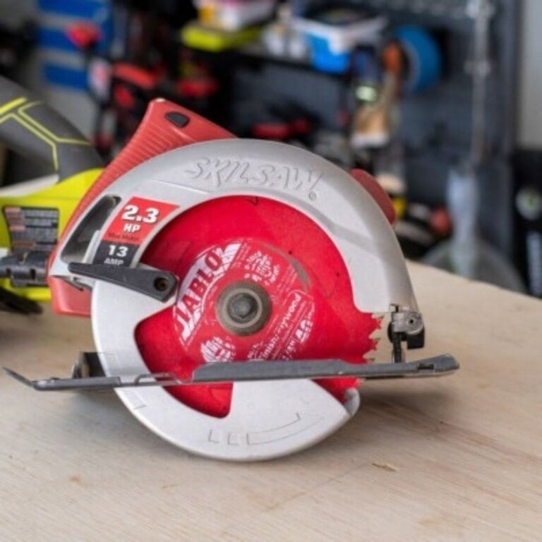A complete beginner's guide on how to use a circular saw to make straight cuts safely and accurately and build successful projects.