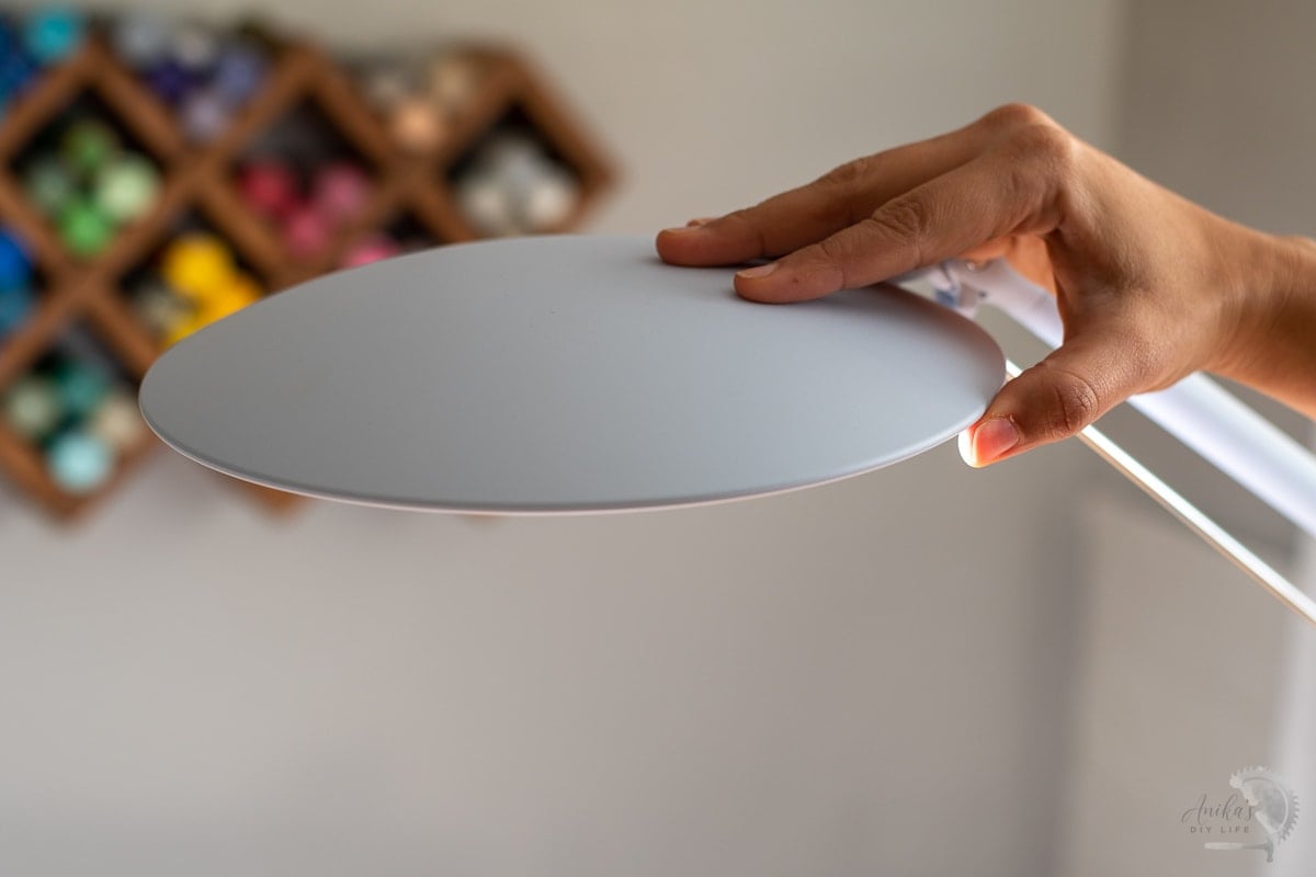 close up of the lamp head of the Cricut Bright 360