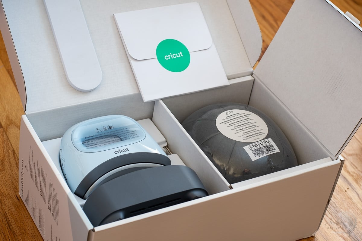 Cricut hat press in its box