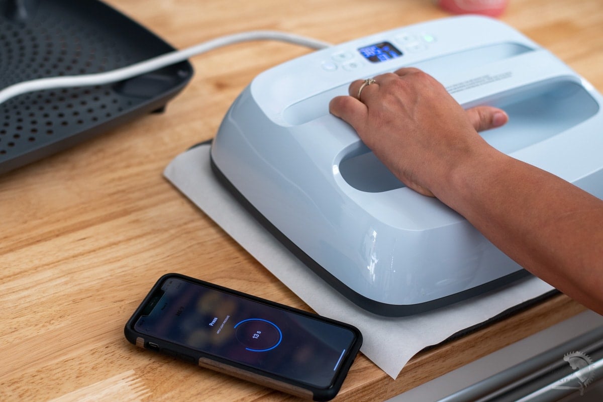 Transferring infusible ink with EasyPress 3 with phone app showing timer