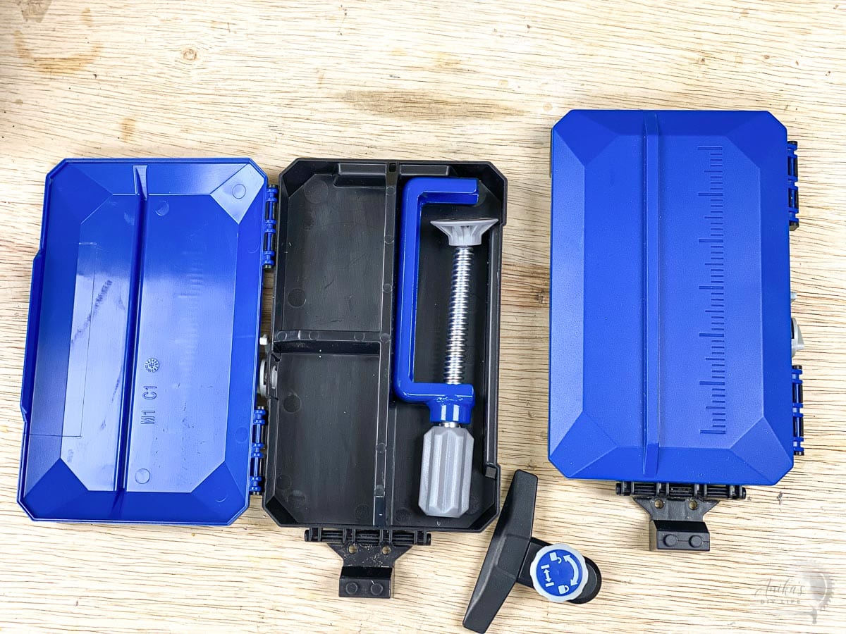 accessories for the KReg 520 on the workbench