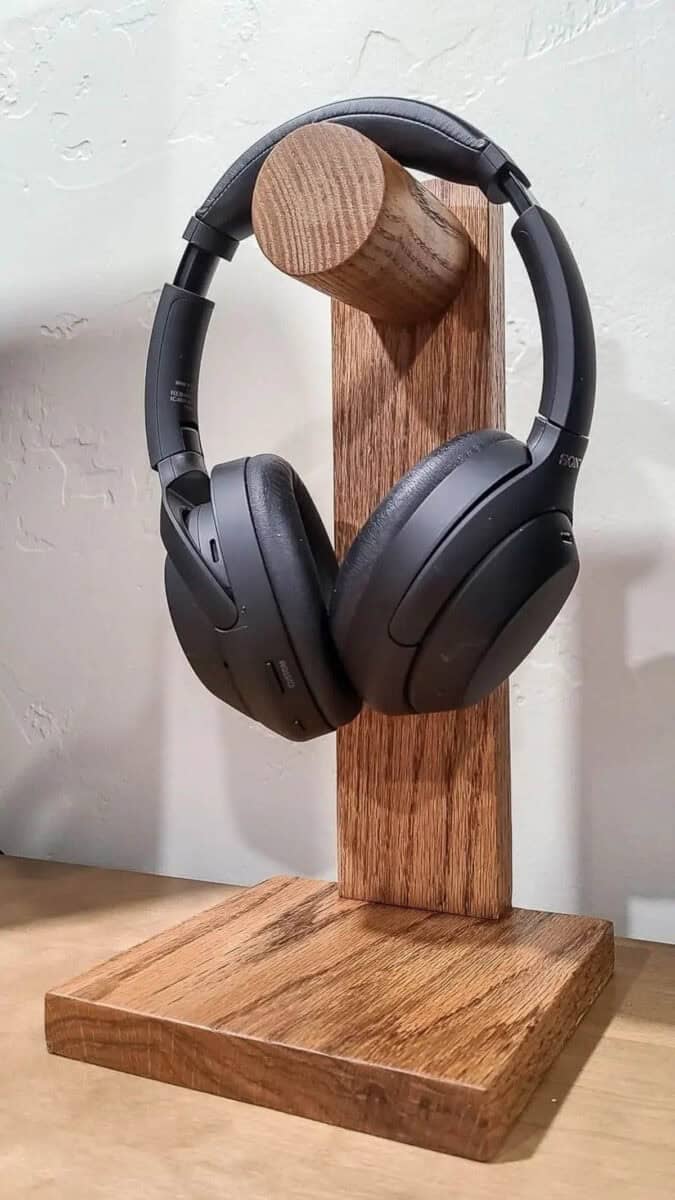 DIY wooden headphone stand