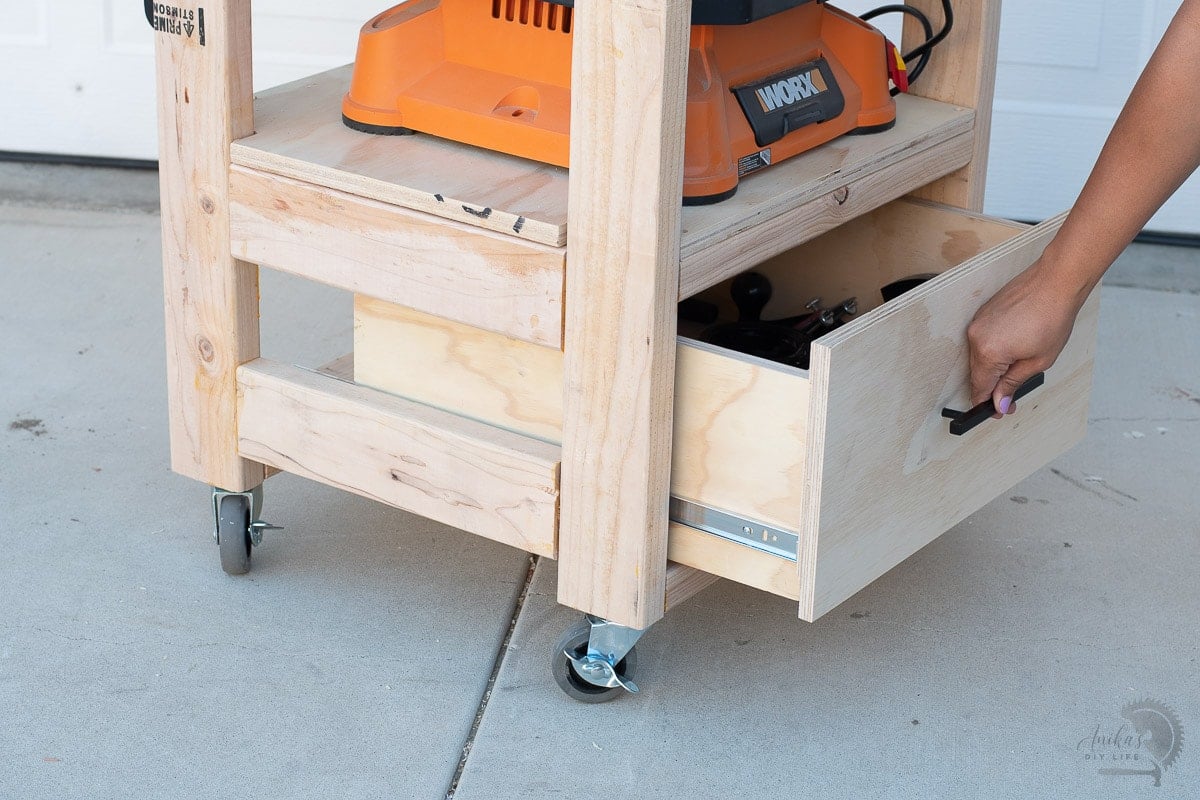 close up of the drawer in the planer stand
