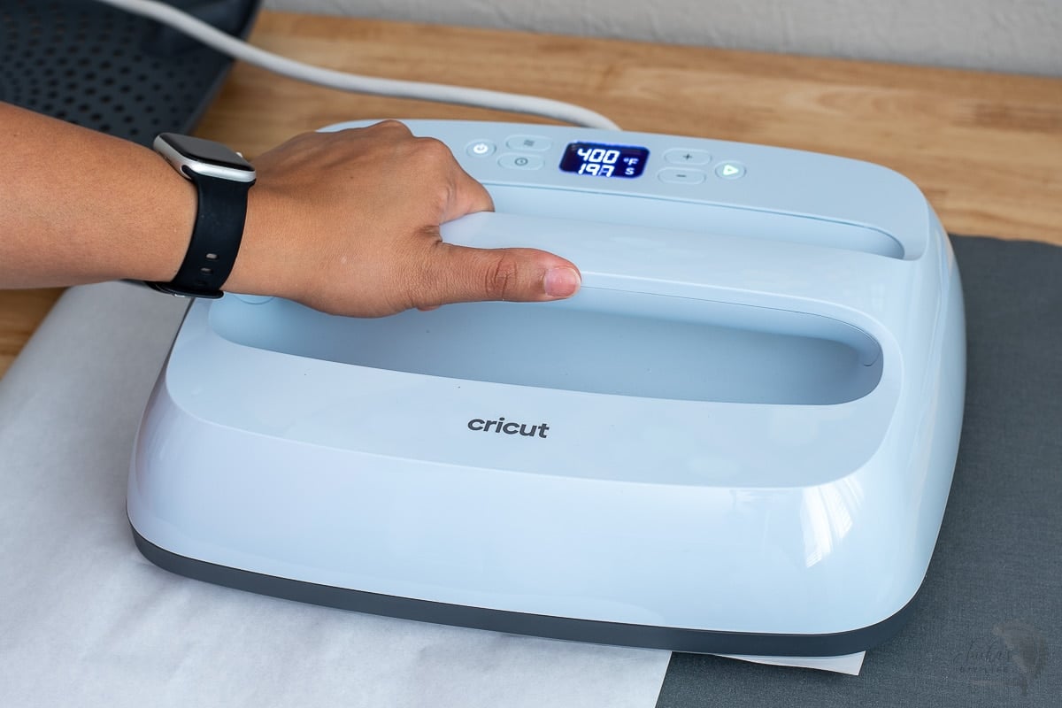 applying heat transfer using EasyPress