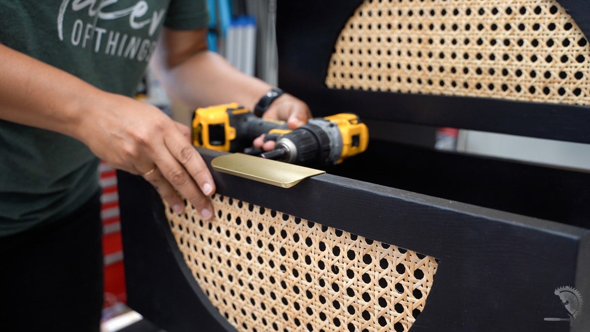 Attaching drawer pulls