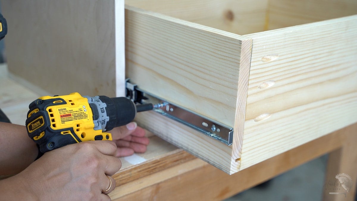 attaching drawer slides to drawer