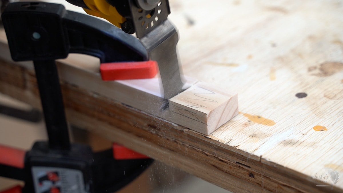 Starting the half lap cut with the oscillating tool.