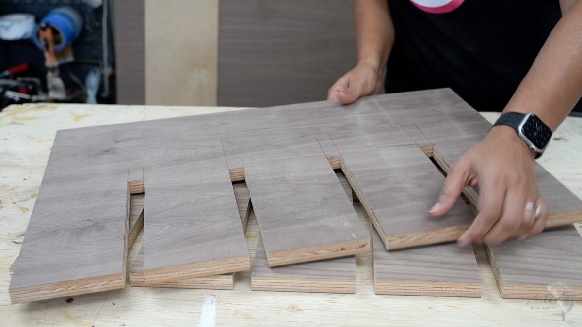 Wine rack plywood with cuts for interlocking slits