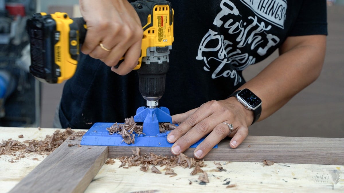 making hinge holes in door frame