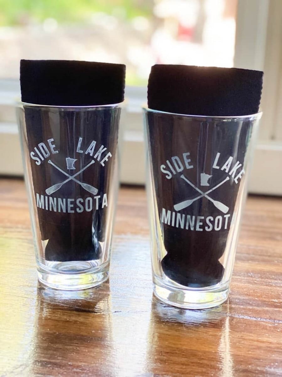 Set of glasses as a gift idea using a Cricut