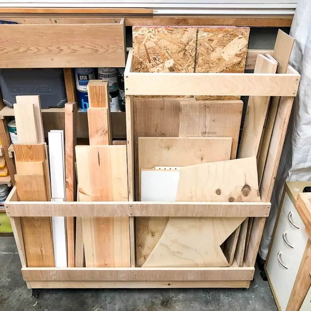 DIY scrap wood cart for scrap wood lumber storage.