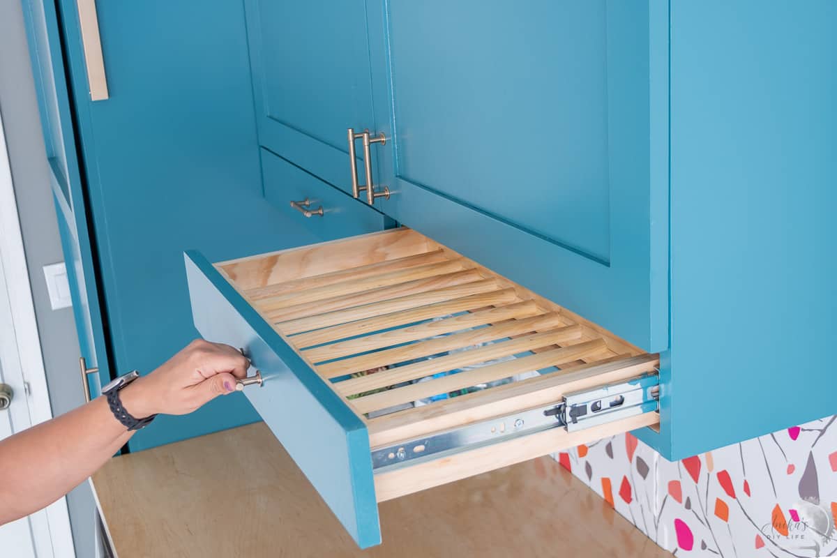 Drying rack pull out of the cabinet