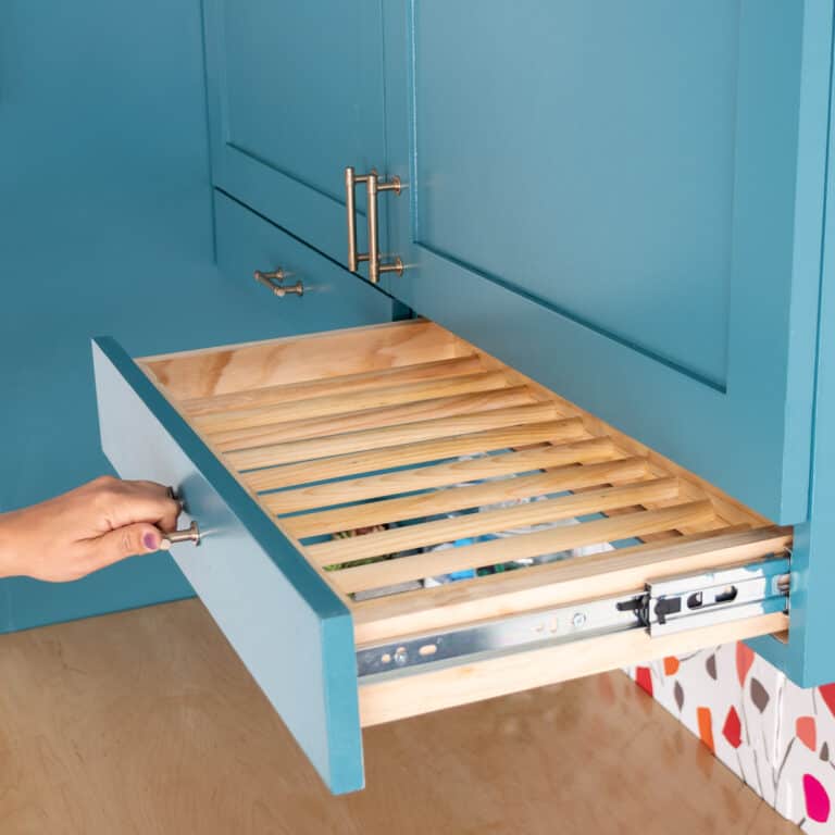 Learn how to build DIY Drying Rack drawers for your laundry room with this simple and easy-to-follow detailed step-by-step tutorial.