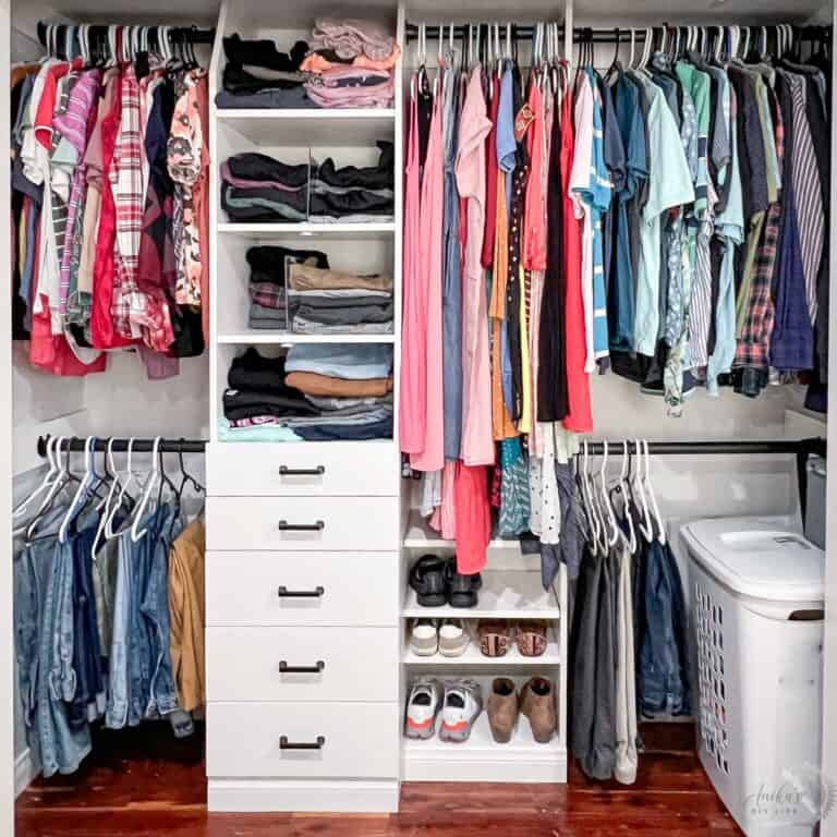 Got a builder-grade reach-in closet that needs organizing? DIY Custom Closets are surprisingly easy to build. Here is everything you need to know to design and build your own.
