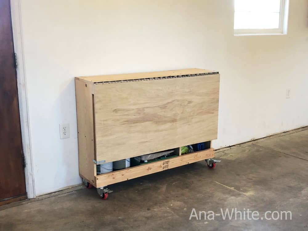 DIY folding workbench on wheels