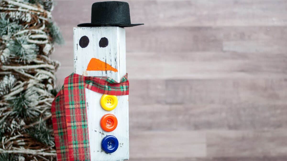 wood block snowman