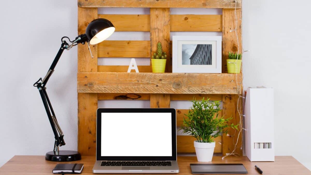 Desk organizer from a pallet