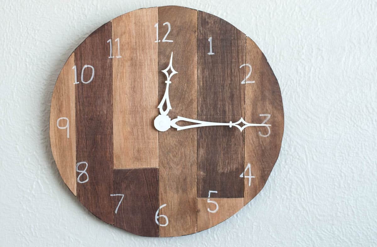 DIY plywood clock, easy DIY plywood project