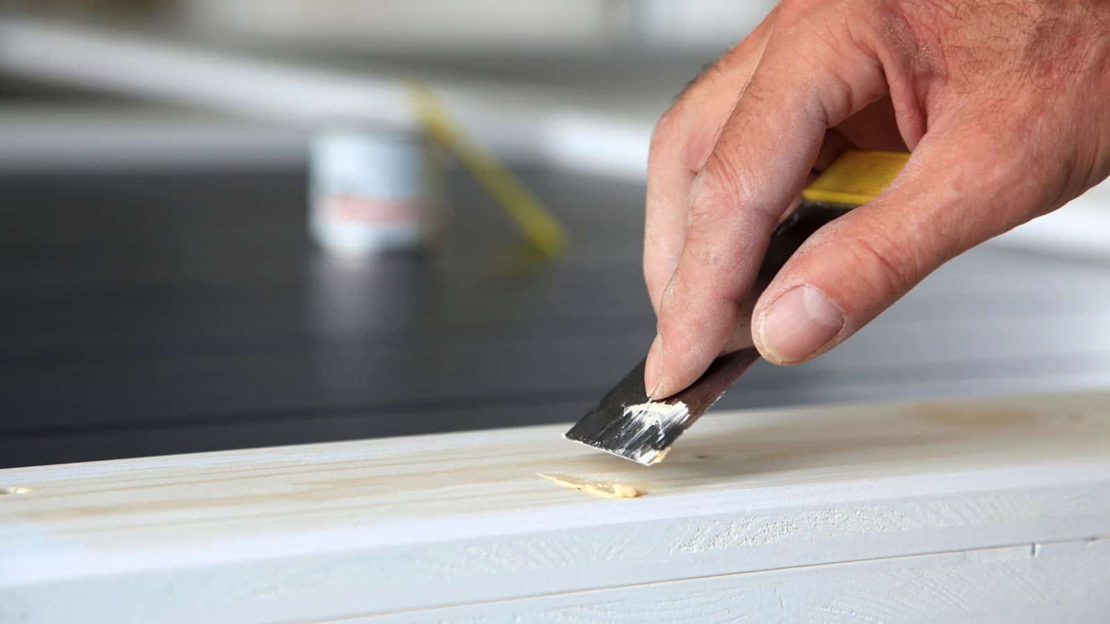 applying wood filler