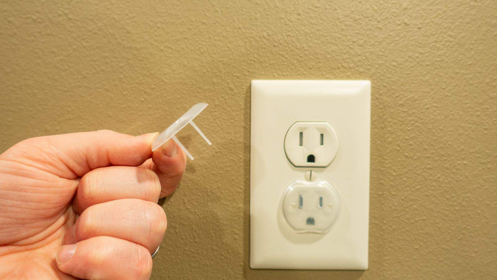 putting outlet plug in outlets