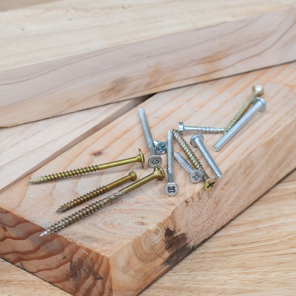 Standing in the aisle of wood screws can definitely be intimidating. Let's talk about the different types of wood screws and how to pick the perfect one for your project.