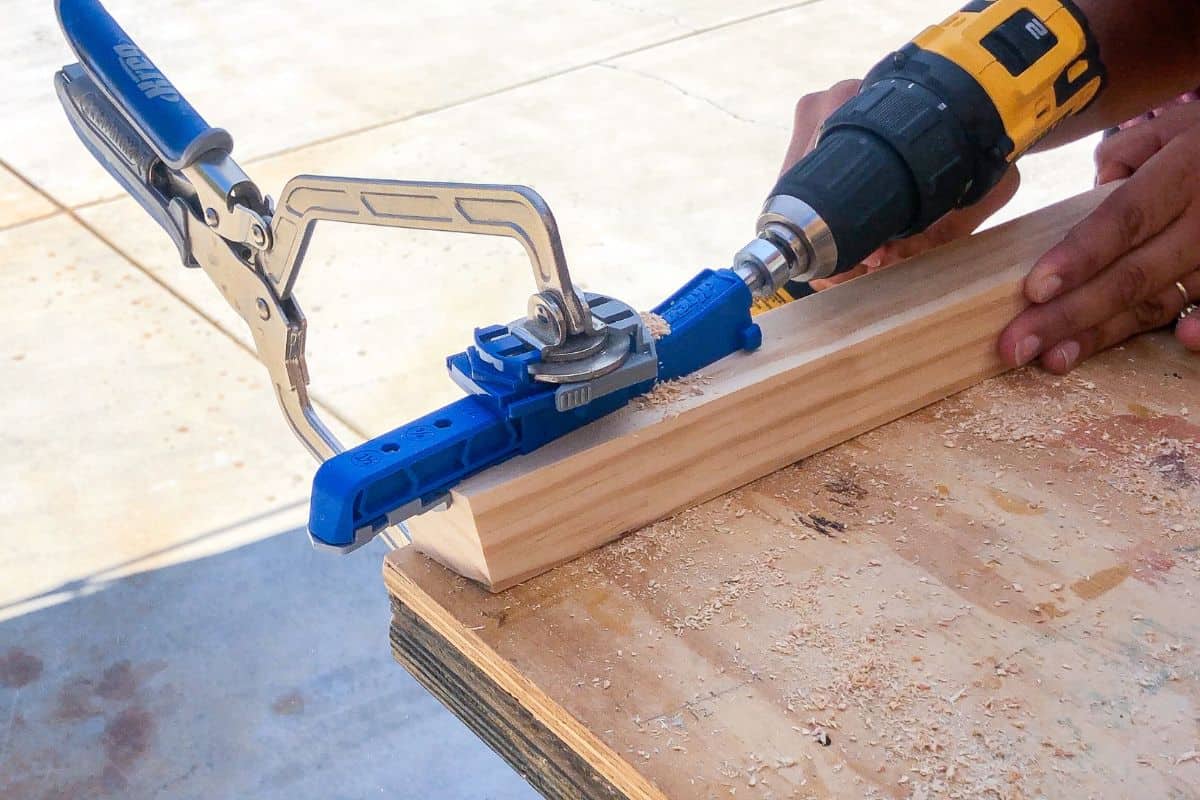 using kreg 320 on a beveled board