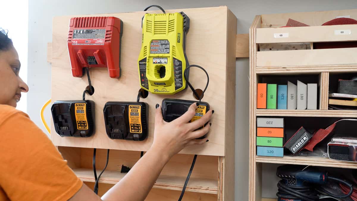 Attaching chargers to the battery charging cabinet