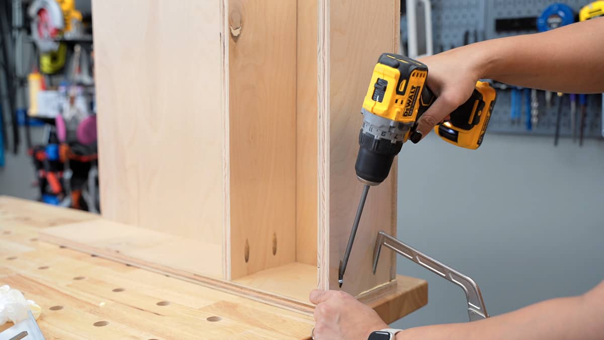 Attaching shelves to the side using pocket holes
