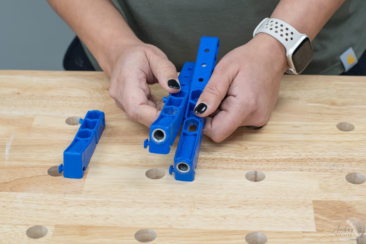 Setting up the pocket hole spacing on the Kreg 320