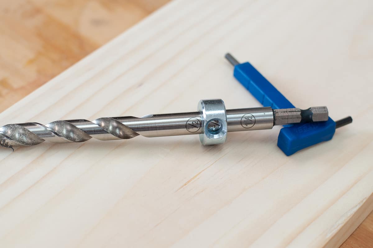 Setting material thickness on. the drill bit