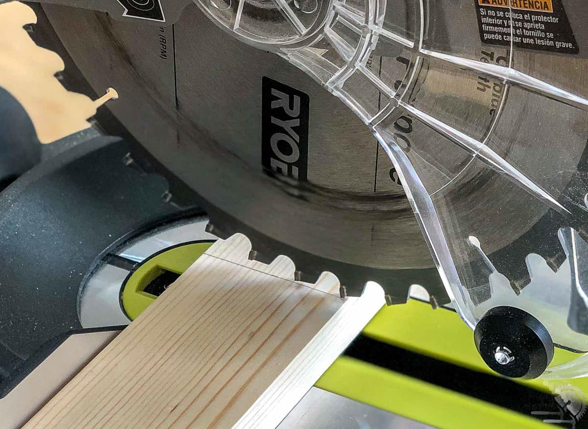 how to align the saw blade to the line on the board to get accurate cuts