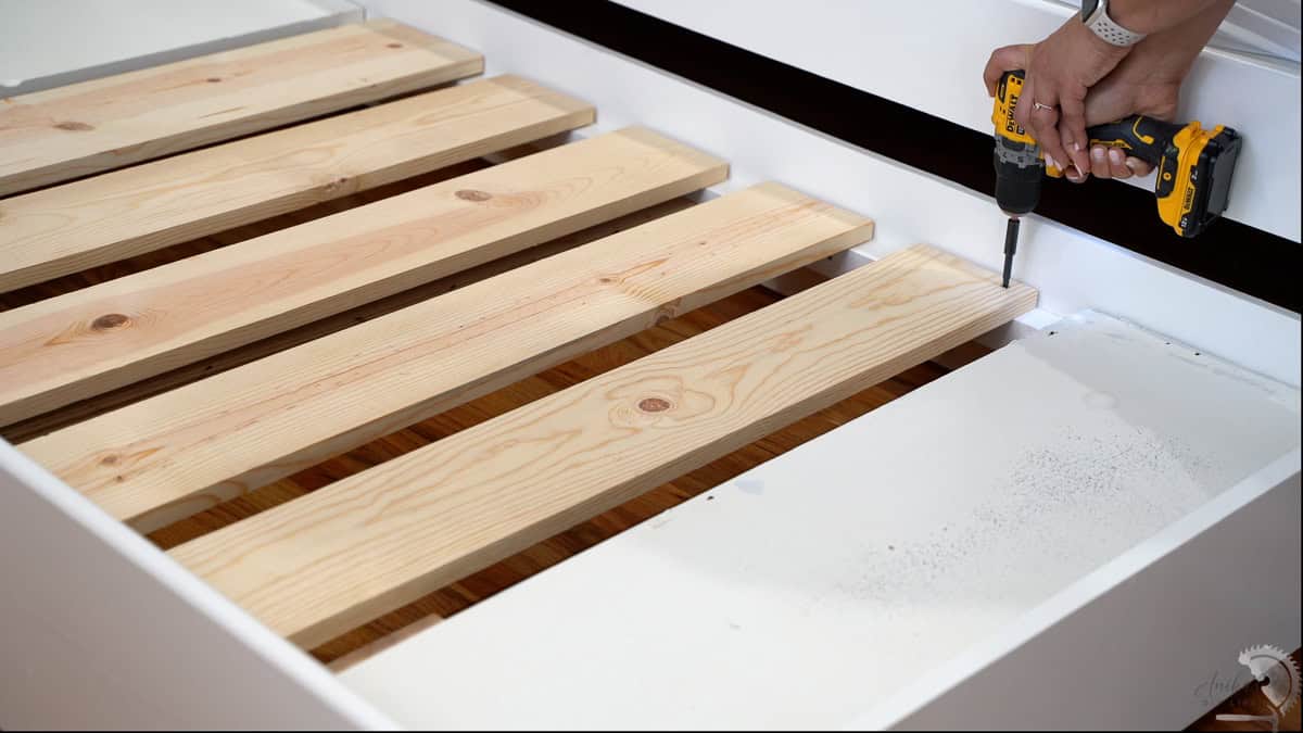 attaching slats to the diy trundle bed