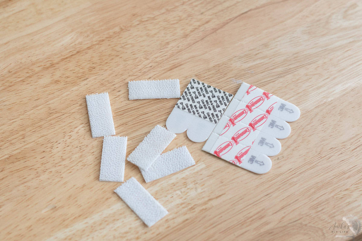 velcro 3M strips for hanging pictures on wall without nails