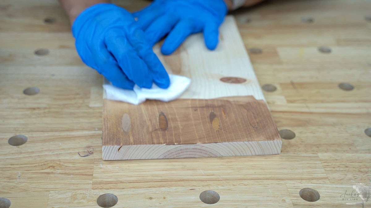 staining the pocket hole fillers