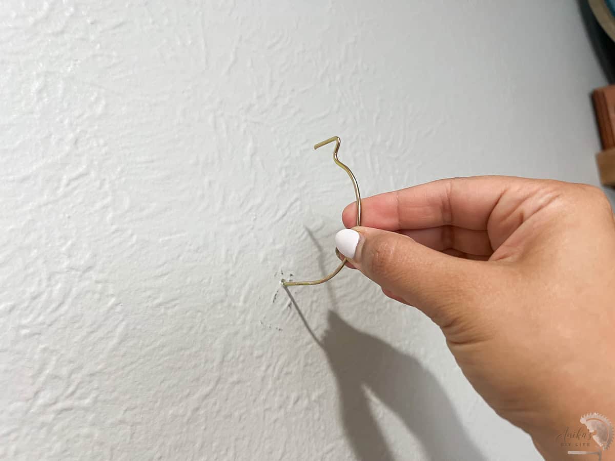 Removing monkey hook from the wall