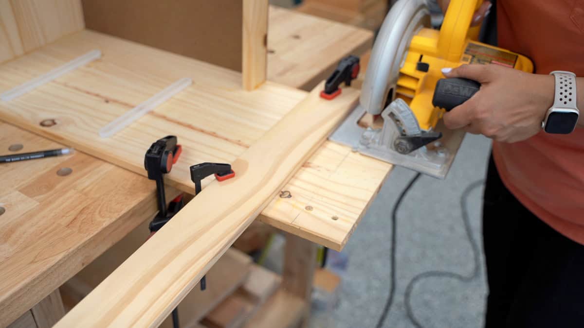 Cutting off the sides of the Ikea Rast using a circular saw
