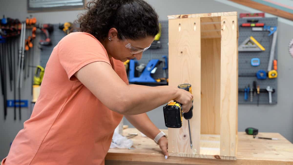 Attaching supports to the bottom