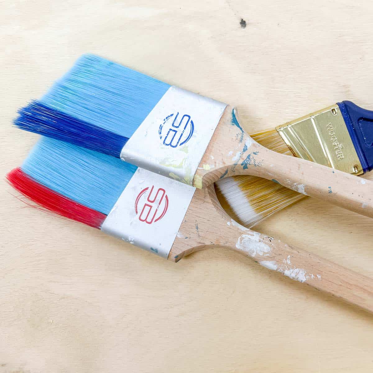 This step-by-step guide teaches you the best ways to clean water-based and oil-based paint off of paint brushes and provides storage and drying tips.