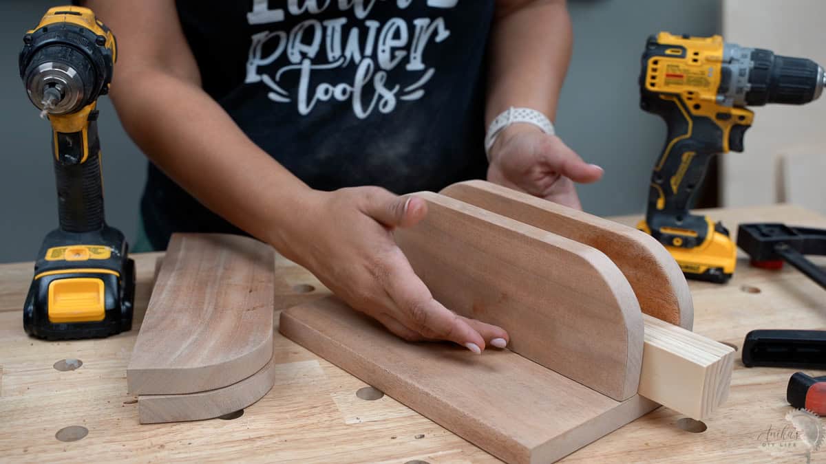 Setting the spacing for the dividers for the cutting board stand