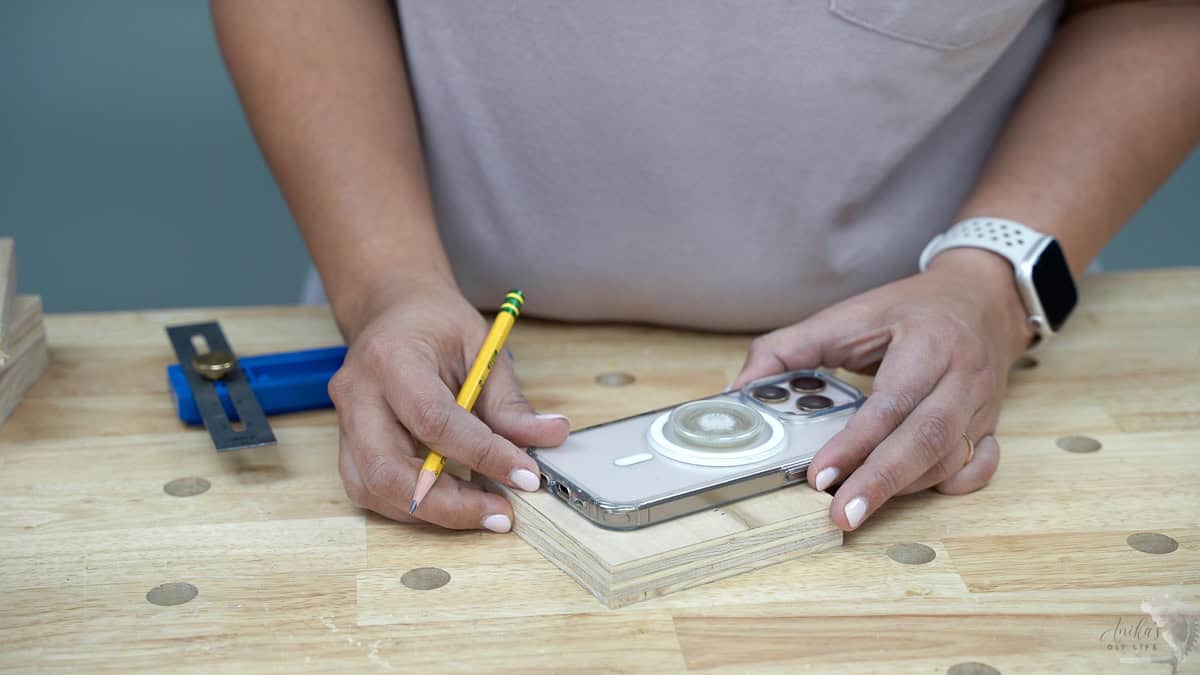 measuring the dimension of the phone to make a DIY phone amplifier