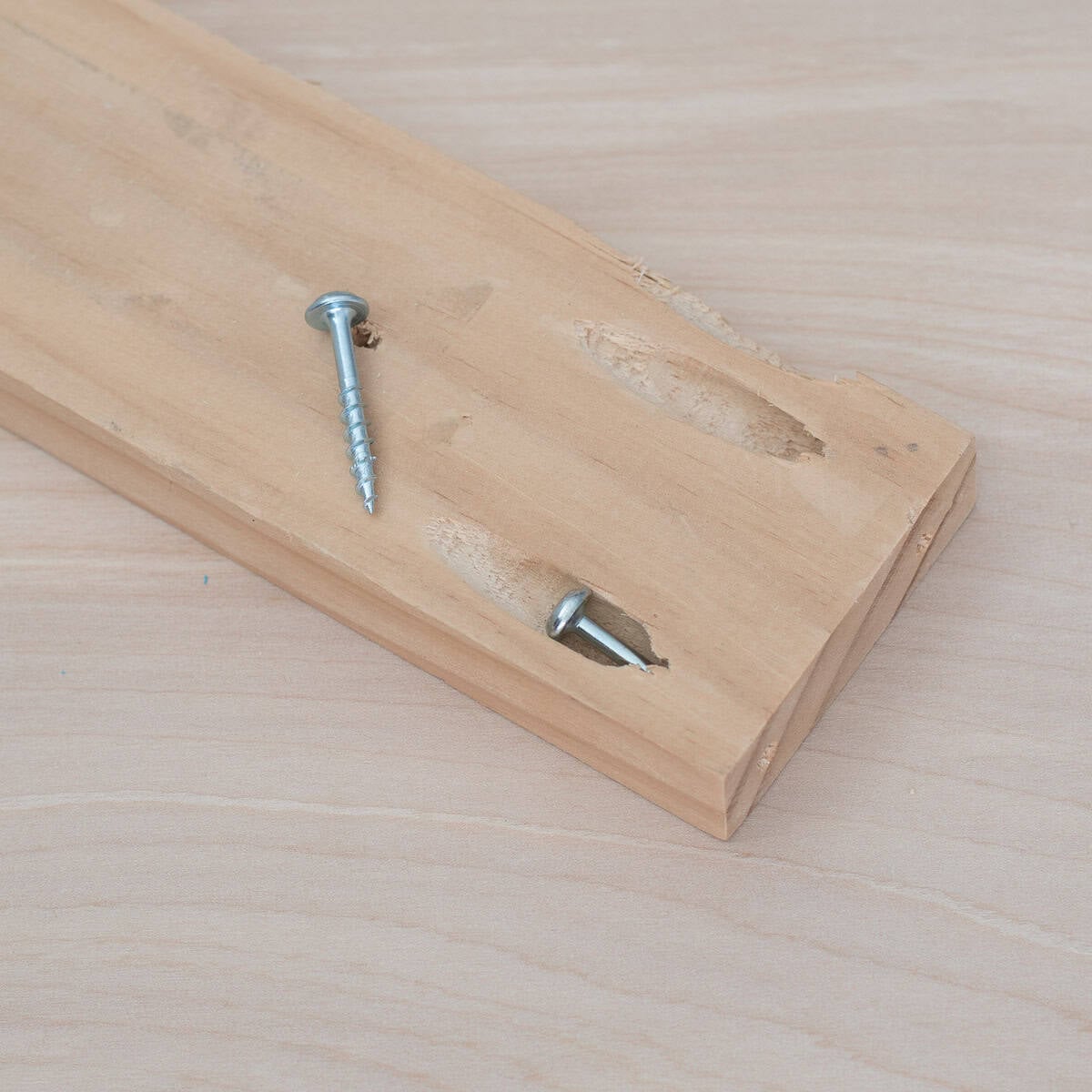 Learn how to choose the right pocket hole screws for woodworking projects, including plywood, 2x4s, MDF, and outdoor projects to create strong, long-lasting joints.