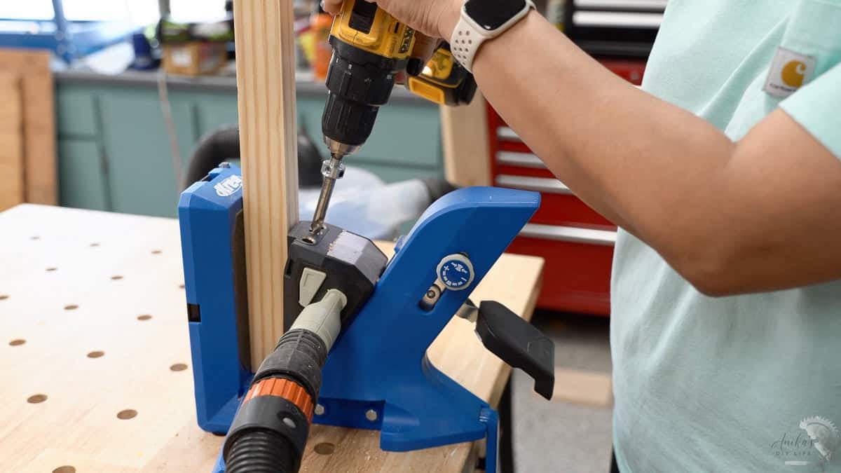 Making pocket holes in a 2x2 board using a kreg jig