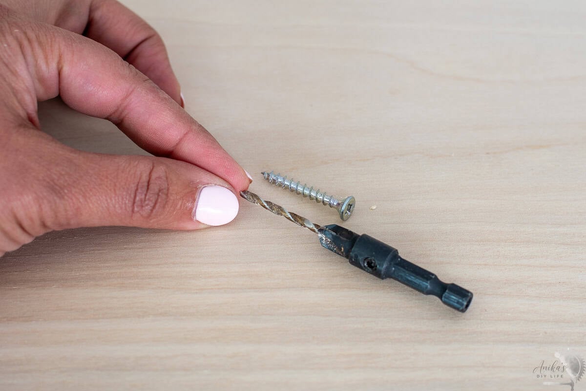 picking a countersinking bit that matches the screw