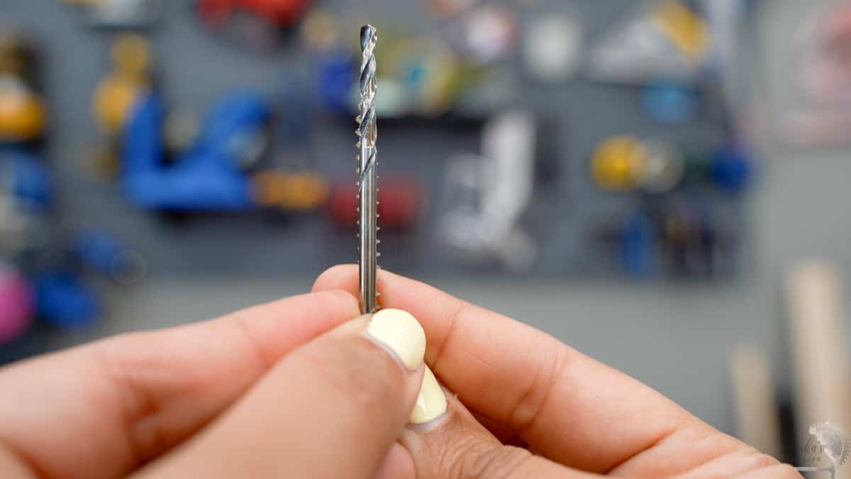 Choosing the right drill bit to drill a pilot hole in wood